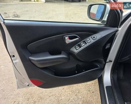 Серый Хендай их35, объемом двигателя 1.7 л и пробегом 186 тыс. км за 11700 $, фото 30 на Automoto.ua