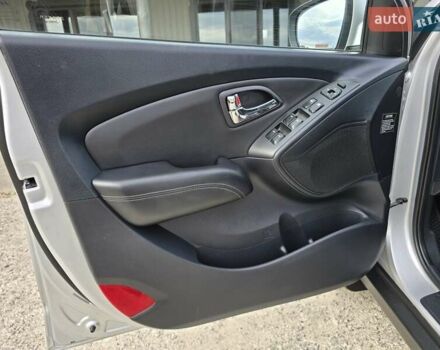 Сірий Хендай іх35, об'ємом двигуна 1.69 л та пробігом 308 тис. км за 11999 $, фото 10 на Automoto.ua