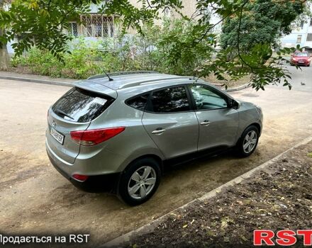 Серый Хендай их35, объемом двигателя 2 л и пробегом 156 тыс. км за 11999 $, фото 4 на Automoto.ua