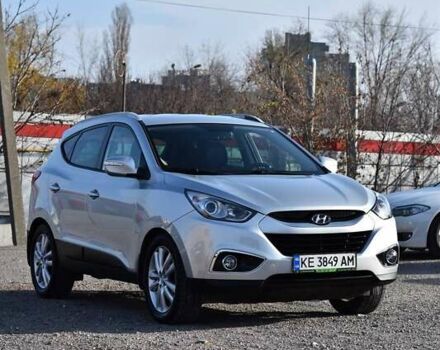 Серый Хендай их35, объемом двигателя 2 л и пробегом 201 тыс. км за 12900 $, фото 1 на Automoto.ua