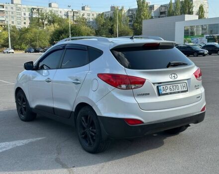 Серый Хендай их35, объемом двигателя 2 л и пробегом 192 тыс. км за 11499 $, фото 3 на Automoto.ua