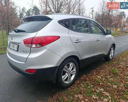 Сірий Хендай іх35, об'ємом двигуна 2 л та пробігом 240 тис. км за 11900 $, фото 12 на Automoto.ua