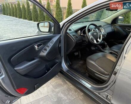 Серый Хендай их35, объемом двигателя 2 л и пробегом 175 тыс. км за 12300 $, фото 22 на Automoto.ua