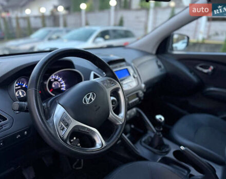 Сірий Хендай іх35, об'ємом двигуна 1.7 л та пробігом 209 тис. км за 11799 $, фото 2 на Automoto.ua