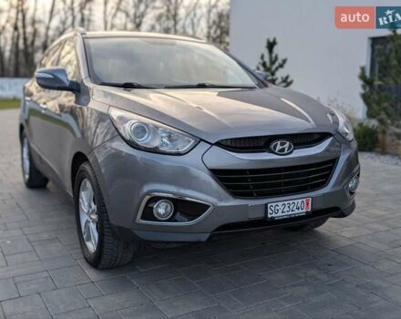 Сірий Хендай іх35, об'ємом двигуна 2 л та пробігом 222 тис. км за 13950 $, фото 3 на Automoto.ua