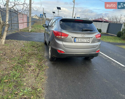 Сірий Хендай іх35, об'ємом двигуна 2 л та пробігом 175 тис. км за 15000 $, фото 3 на Automoto.ua