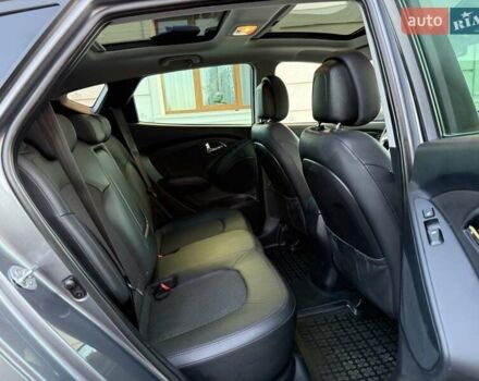 Серый Хендай их35, объемом двигателя 2 л и пробегом 175 тыс. км за 12300 $, фото 31 на Automoto.ua