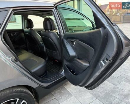 Серый Хендай их35, объемом двигателя 2 л и пробегом 175 тыс. км за 12300 $, фото 41 на Automoto.ua