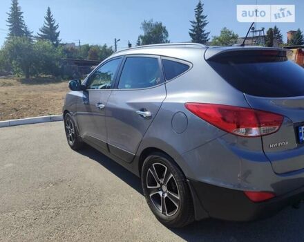 Серый Хендай их35, объемом двигателя 2.01 л и пробегом 227 тыс. км за 14500 $, фото 1 на Automoto.ua