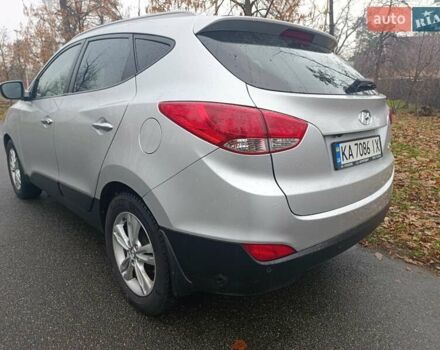 Сірий Хендай іх35, об'ємом двигуна 2 л та пробігом 240 тис. км за 11900 $, фото 8 на Automoto.ua
