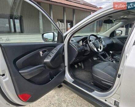 Сірий Хендай іх35, об'ємом двигуна 1.69 л та пробігом 308 тис. км за 11999 $, фото 11 на Automoto.ua