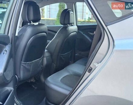 Сірий Хендай іх35, об'ємом двигуна 1.7 л та пробігом 209 тис. км за 11799 $, фото 6 на Automoto.ua