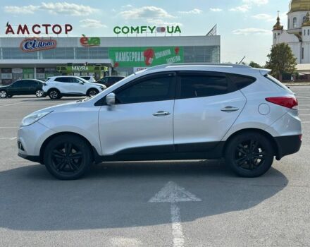 Серый Хендай их35, объемом двигателя 2 л и пробегом 192 тыс. км за 11499 $, фото 2 на Automoto.ua