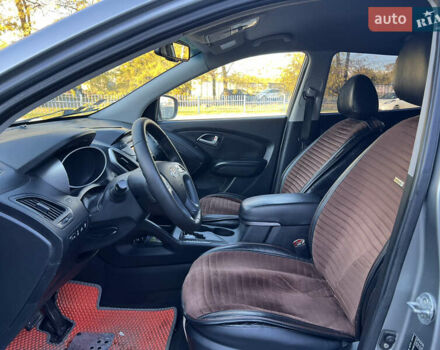 Сірий Хендай іх35, об'ємом двигуна 2 л та пробігом 156 тис. км за 11999 $, фото 16 на Automoto.ua