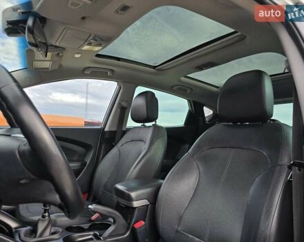 Сірий Хендай іх35, об'ємом двигуна 1.69 л та пробігом 308 тис. км за 11999 $, фото 13 на Automoto.ua