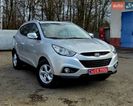 Серый Хендай их35, объемом двигателя 1.7 л и пробегом 186 тыс. км за 11700 $, фото 6 на Automoto.ua