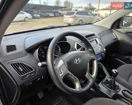 Серый Хендай их35, объемом двигателя 1.7 л и пробегом 186 тыс. км за 11700 $, фото 35 на Automoto.ua