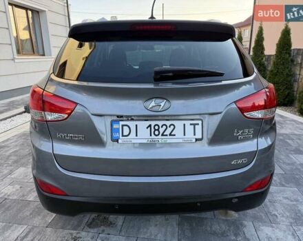 Серый Хендай их35, объемом двигателя 2 л и пробегом 175 тыс. км за 12300 $, фото 1 на Automoto.ua