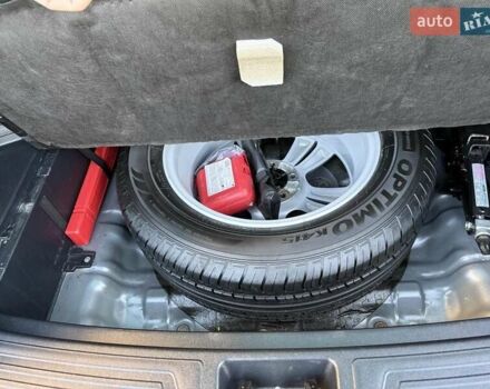 Серый Хендай их35, объемом двигателя 2 л и пробегом 175 тыс. км за 12300 $, фото 29 на Automoto.ua