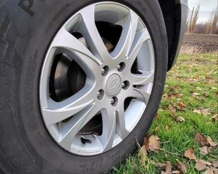 Сірий Хендай іх35, об'ємом двигуна 2 л та пробігом 208 тис. км за 14750 $, фото 35 на Automoto.ua