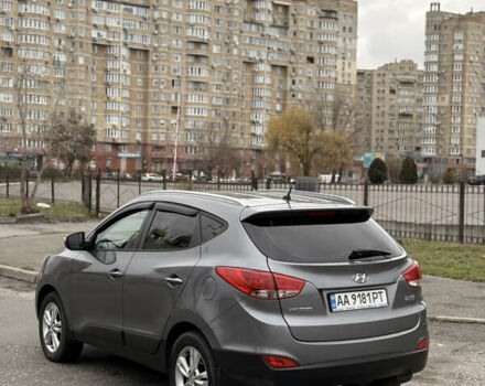 Сірий Хендай іх35, об'ємом двигуна 2 л та пробігом 205 тис. км за 12499 $, фото 5 на Automoto.ua