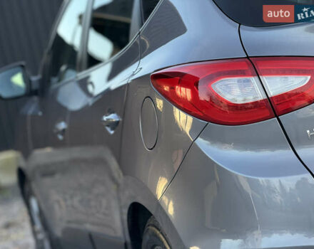 Сірий Хендай іх35, об'ємом двигуна 2 л та пробігом 230 тис. км за 14450 $, фото 24 на Automoto.ua