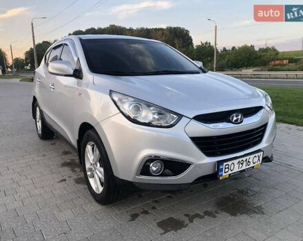 Серый Хендай их35, объемом двигателя 2 л и пробегом 260 тыс. км за 12500 $, фото 5 на Automoto.ua