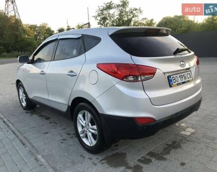 Сірий Хендай іх35, об'ємом двигуна 2 л та пробігом 265 тис. км за 12000 $, фото 5 на Automoto.ua