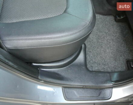 Серый Хендай их35, объемом двигателя 2 л и пробегом 187 тыс. км за 13700 $, фото 21 на Automoto.ua