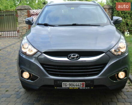 Серый Хендай их35, объемом двигателя 2 л и пробегом 187 тыс. км за 13700 $, фото 5 на Automoto.ua