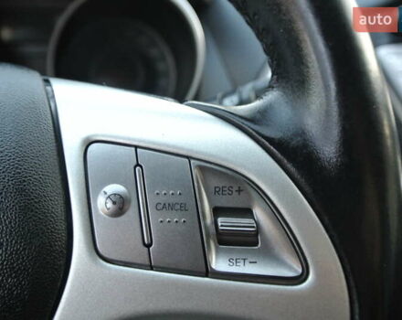 Серый Хендай их35, объемом двигателя 2 л и пробегом 187 тыс. км за 13700 $, фото 43 на Automoto.ua