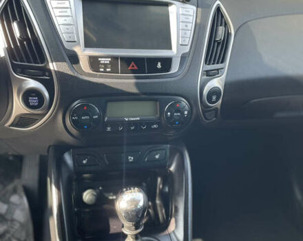 Серый Хендай их35, объемом двигателя 0 л и пробегом 150 тыс. км за 13555 $, фото 16 на Automoto.ua