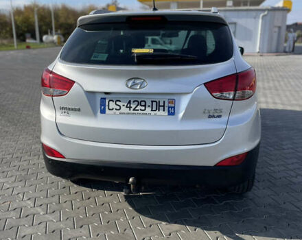 Серый Хендай их35, объемом двигателя 0 л и пробегом 150 тыс. км за 13555 $, фото 6 на Automoto.ua