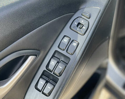 Серый Хендай их35, объемом двигателя 0 л и пробегом 150 тыс. км за 13555 $, фото 18 на Automoto.ua