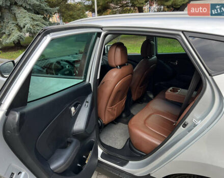 Сірий Хендай іх35, об'ємом двигуна 2 л та пробігом 253 тис. км за 13900 $, фото 24 на Automoto.ua