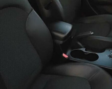 Сірий Хендай іх35, об'ємом двигуна 2 л та пробігом 208 тис. км за 14750 $, фото 25 на Automoto.ua