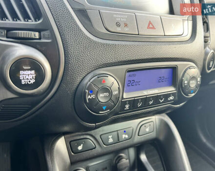 Сірий Хендай іх35, об'ємом двигуна 2 л та пробігом 178 тис. км за 11999 $, фото 9 на Automoto.ua