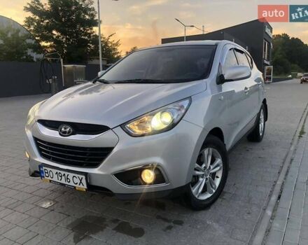 Сірий Хендай іх35, об'ємом двигуна 2 л та пробігом 265 тис. км за 12000 $, фото 1 на Automoto.ua