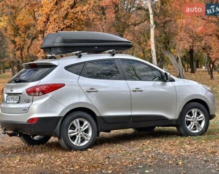 Серый Хендай их35, объемом двигателя 2 л и пробегом 107 тыс. км за 14900 $, фото 4 на Automoto.ua