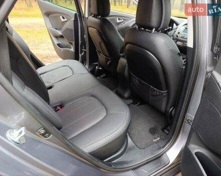 Серый Хендай их35, объемом двигателя 2 л и пробегом 193 тыс. км за 13850 $, фото 40 на Automoto.ua