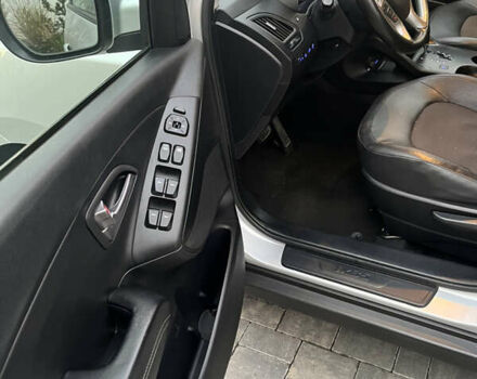 Хендай их35 2013 в Луцке на Automoto.ua Серый Хендай их35, объемом двигателя 2 л и пробегом 183 тыс. км за 16500 $, фото 12 на Automoto.ua