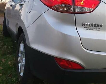 Сірий Хендай іх35, об'ємом двигуна 2 л та пробігом 208 тис. км за 14750 $, фото 4 на Automoto.ua