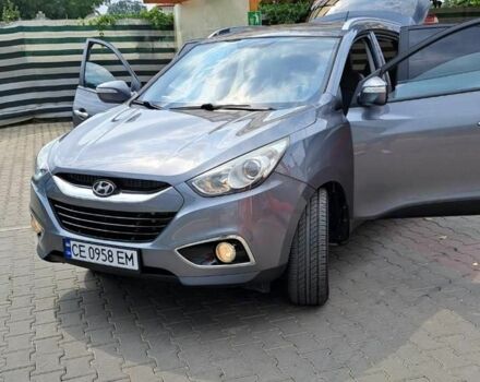 Серый Хендай их35, объемом двигателя 2 л и пробегом 198 тыс. км за 15000 $, фото 2 на Automoto.ua