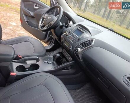 Серый Хендай их35, объемом двигателя 2 л и пробегом 193 тыс. км за 13850 $, фото 46 на Automoto.ua