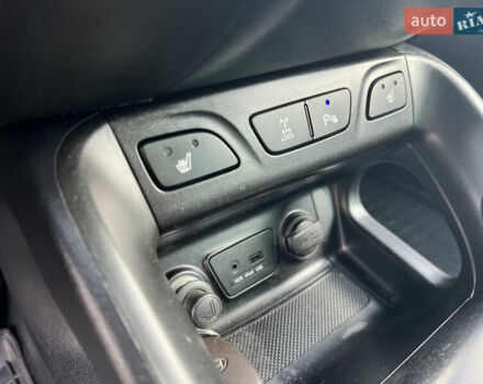 Сірий Хендай іх35, об'ємом двигуна 2 л та пробігом 178 тис. км за 11999 $, фото 10 на Automoto.ua