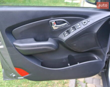 Серый Хендай их35, объемом двигателя 2 л и пробегом 187 тыс. км за 13700 $, фото 11 на Automoto.ua