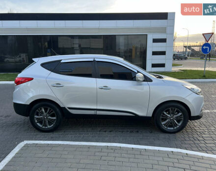 Серый Хендай их35, объемом двигателя 2 л и пробегом 168 тыс. км за 13800 $, фото 3 на Automoto.ua