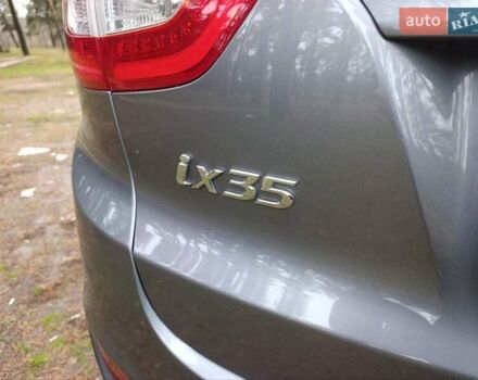 Серый Хендай их35, объемом двигателя 2 л и пробегом 193 тыс. км за 13850 $, фото 10 на Automoto.ua