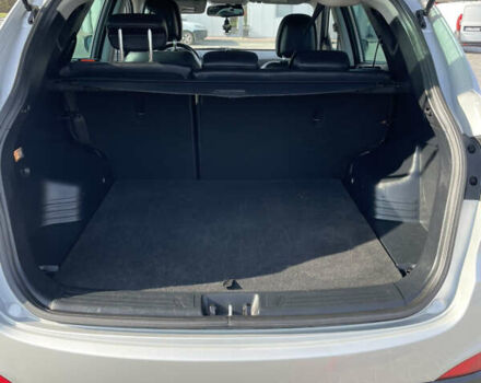 Серый Хендай их35, объемом двигателя 0 л и пробегом 150 тыс. км за 13555 $, фото 24 на Automoto.ua