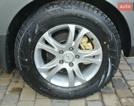 Серый Хендай их35, объемом двигателя 2 л и пробегом 187 тыс. км за 13700 $, фото 32 на Automoto.ua